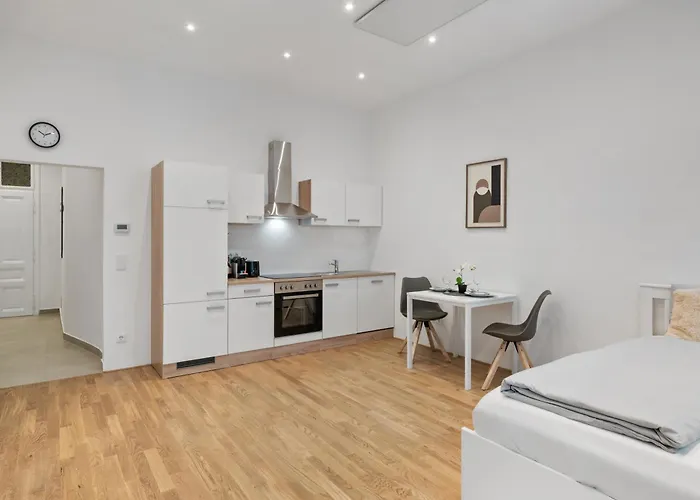 Apartment Inner - Near Schoenbrunn & Metro - Self Check-in Vienna