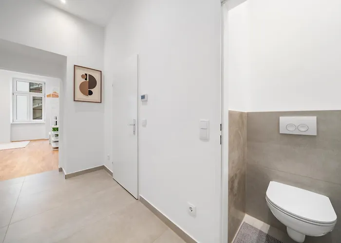 Inner - Near Schoenbrunn & Metro - Self Check-in Apartment